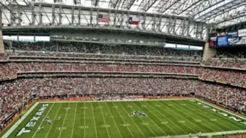 斯图加特补时惊险平局，勒沃库森不败金身依旧